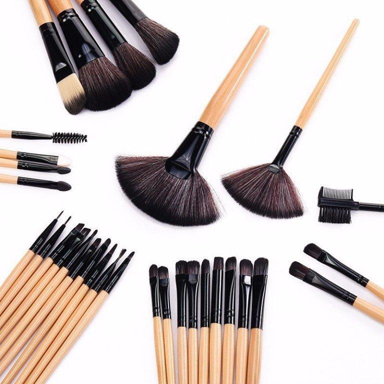 24-Piece Makeup Brush Set ()